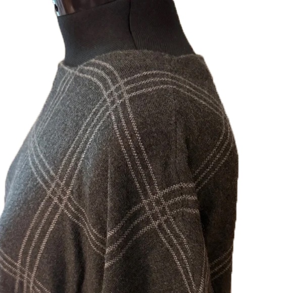 Ann Taylor Gray Plaid Sweater Poncho - Picture 5 of 8
